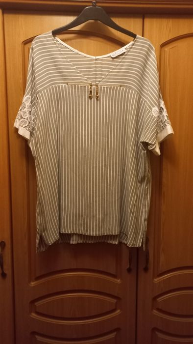 Женская нарядная кофточка из креповой ткани.Вторая -бесплатно