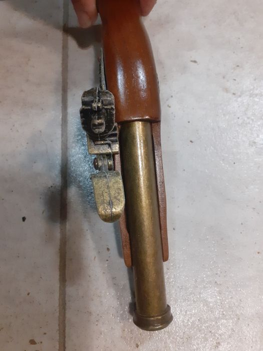 Красив кремъчен пистолет,пищов,оръжие