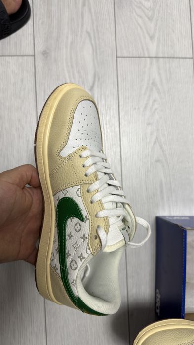 Adidasi Nike Dunk Low