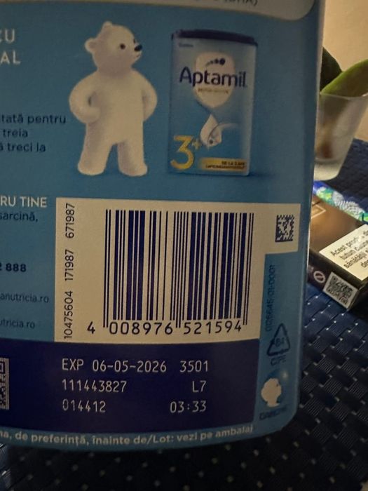 Vand 4 cutii de lapte praf Aptamil 2-3 ani
