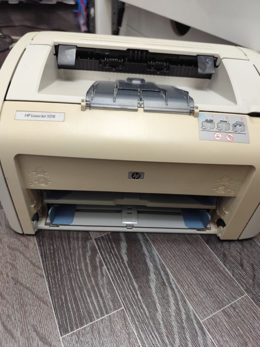 Продам лазерный принтер HP LaserJet 1018