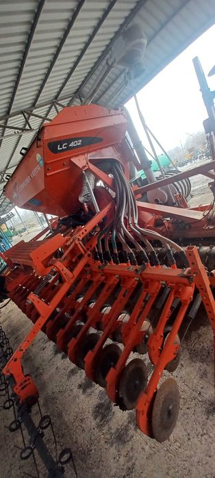 Semanatoare Kuhn Venta LC 402