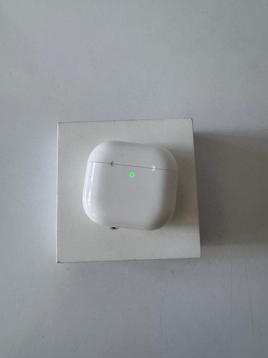 AirPods 4 Active Noise