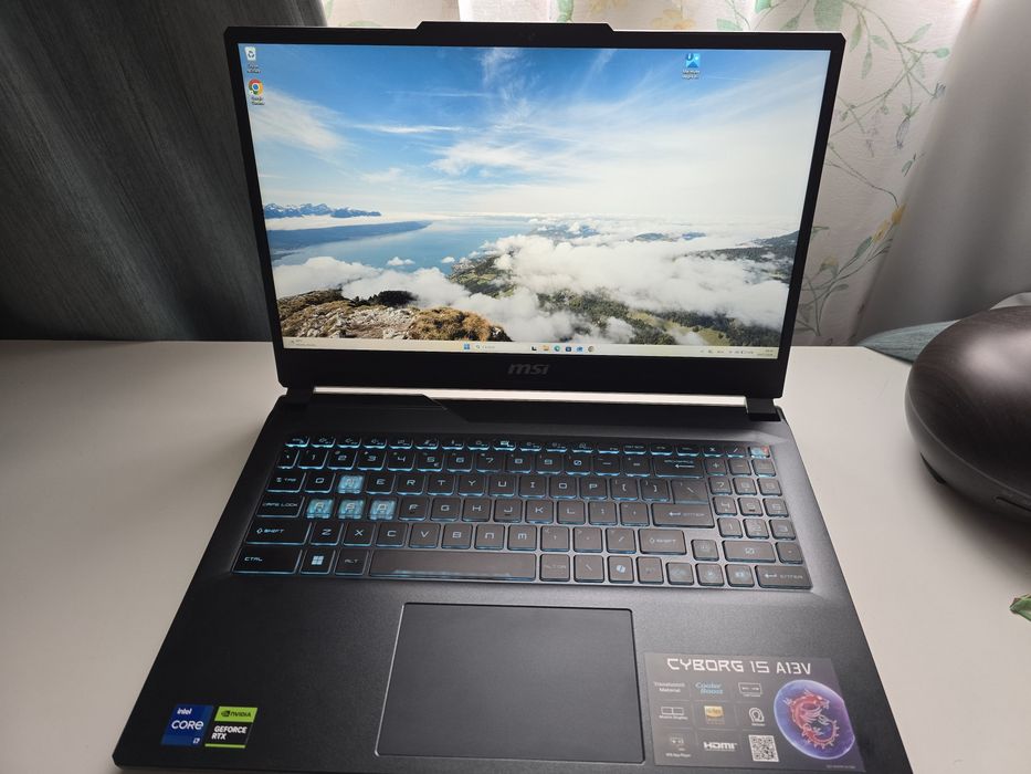 Laptop Gaming MSI Cyborg 15 A13V