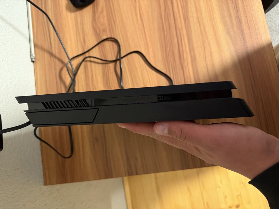 Конзола Sony Playstation  4