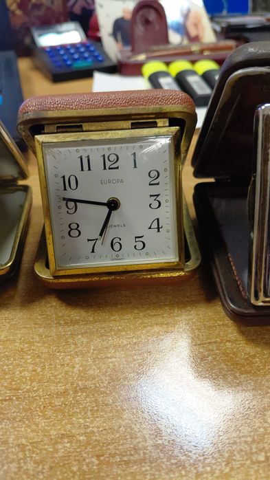 Запазени часовници будилници в добро състояние работещи