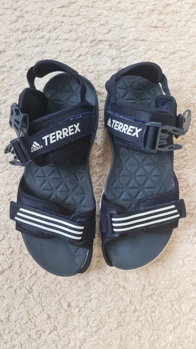 Продам мужские сандалии размер 42