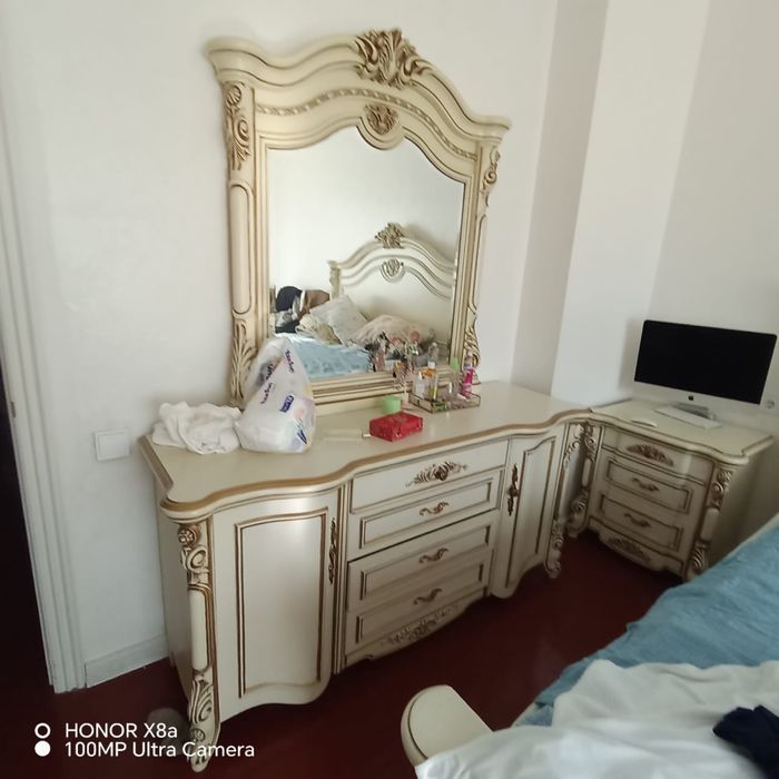 Продам спальный гарнитур