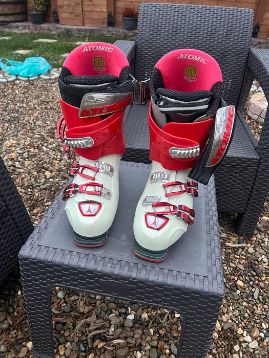 Ски обувки HEAD.