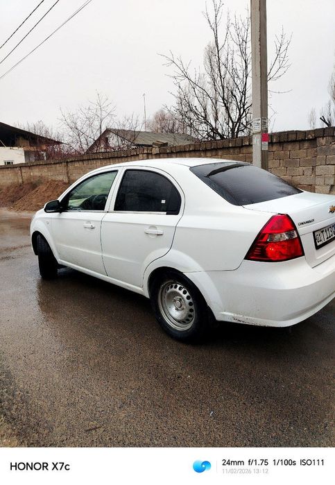 Nexia 3 sotiladi 6700$