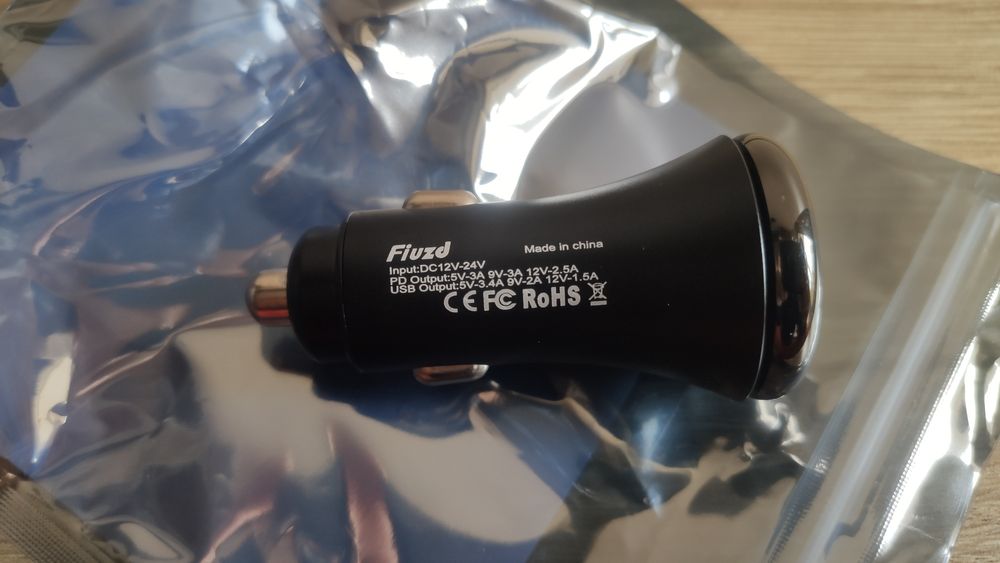 Зарядно за кола USB A , USB С и волтметър