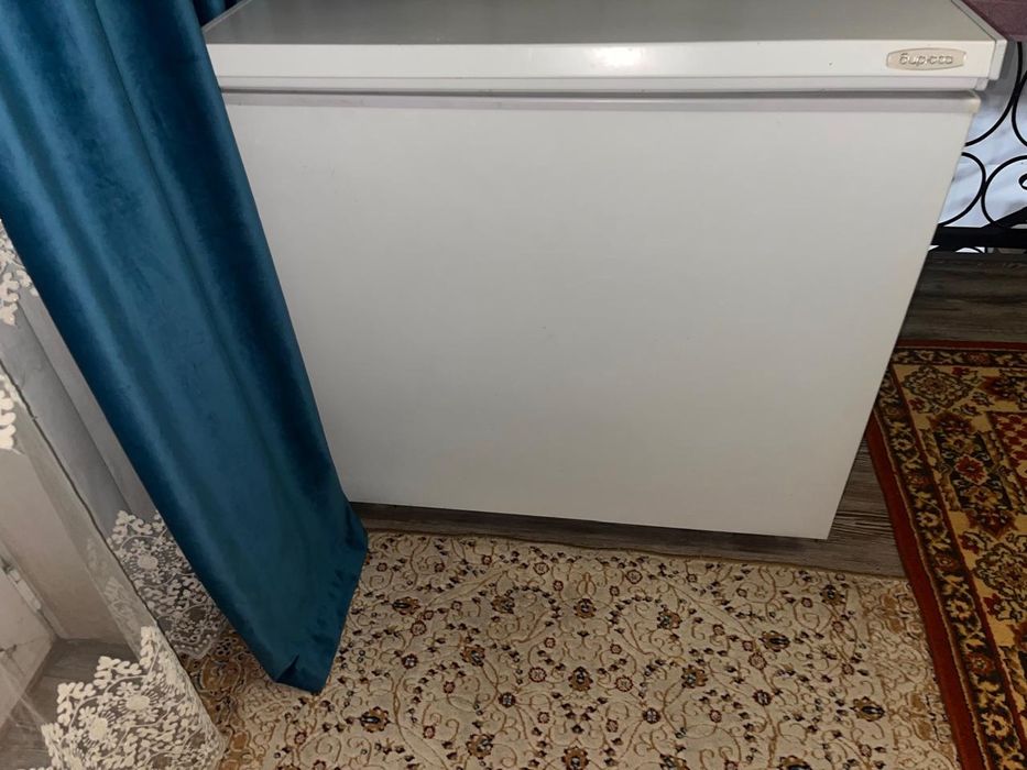Продам морозильник в отличном состояний