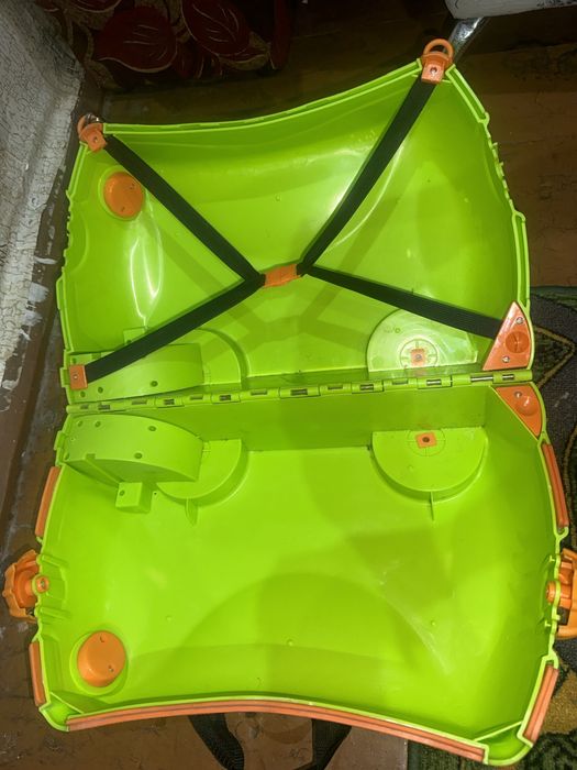 Чемодан детский на колесах