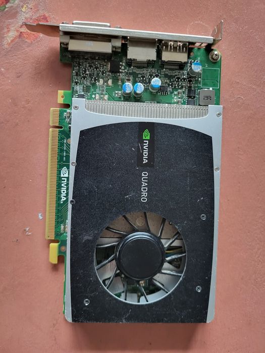 Lot 4 placi video de buget (GT210, GT420, GT430, QUADRO 2000)