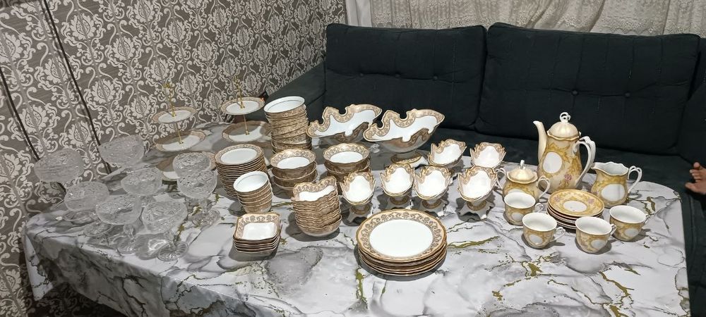 Chinni nabor idishlar sotiladi