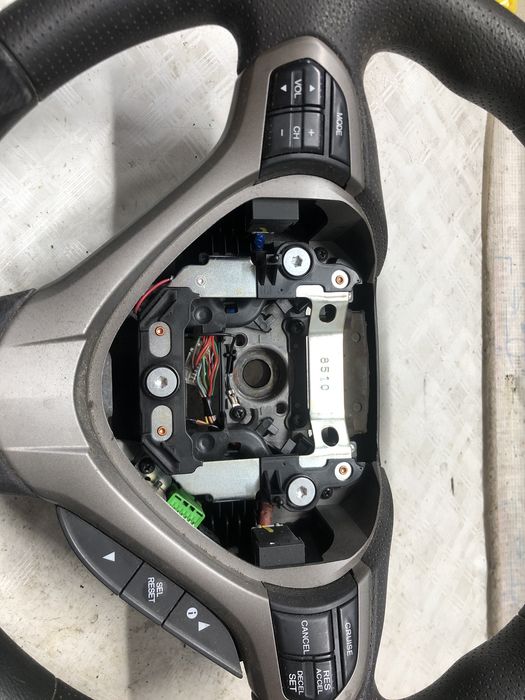 volan cu comenzi  honda accord 2.0 benzina 2011