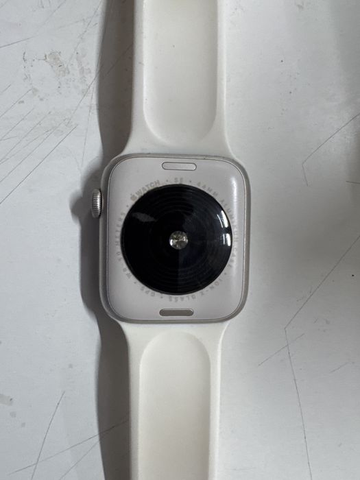 Продам apple watch se2