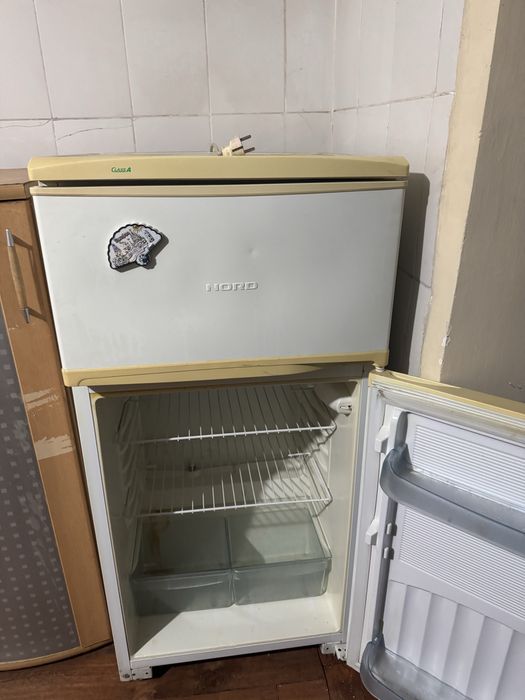 Продам холодильник