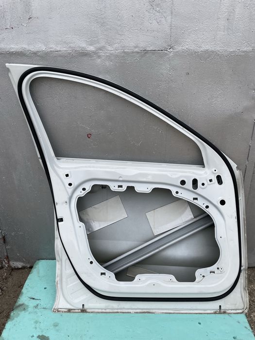 Предна лява врата за Volvo V60 Волво В60  2018г-