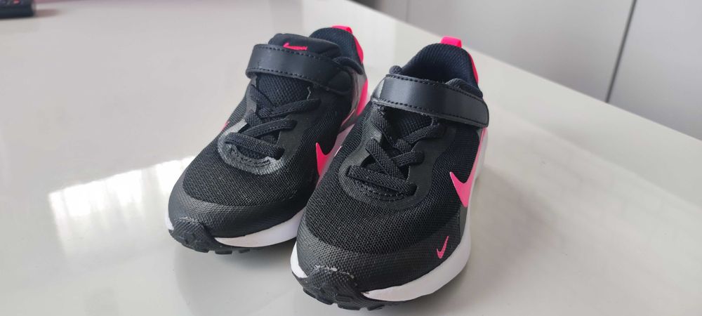 Обувки Nike REVOLUTION 7 (PSV)