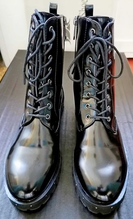 Дамски боти, номер 38.