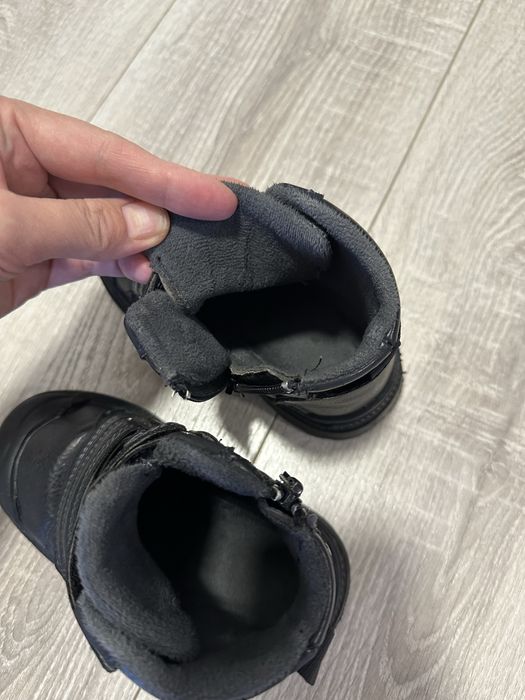 Продам детскую обувь