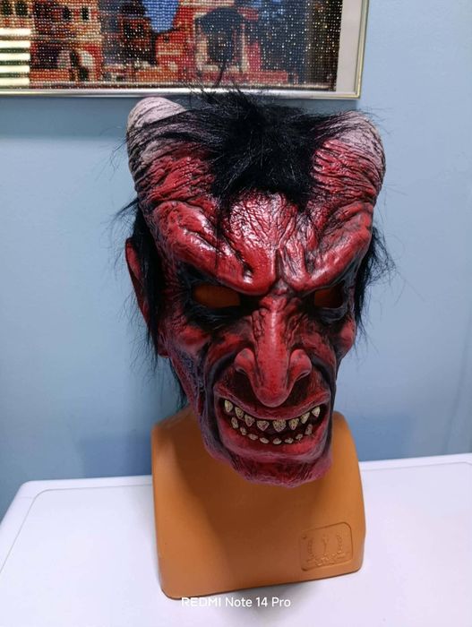 Латексова маска за празника Сурва