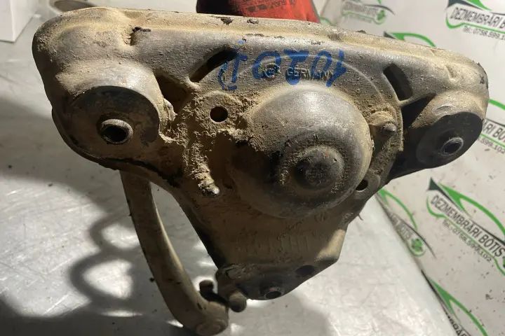 Arc fata dreapta Volkswagen VW Passat 2002 1.9 TDI 6MT (131 hp)