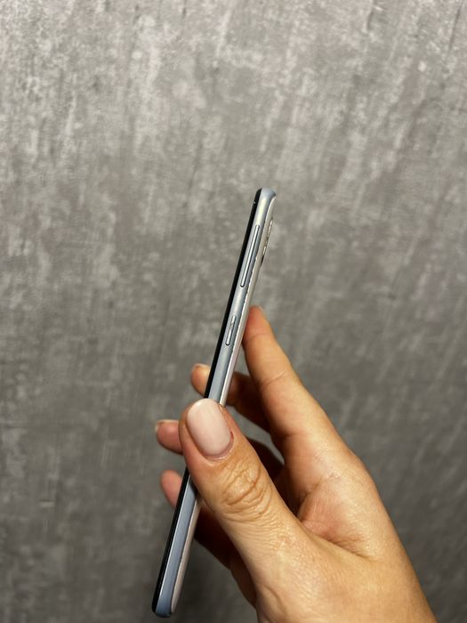 Samsung a40 бял и син