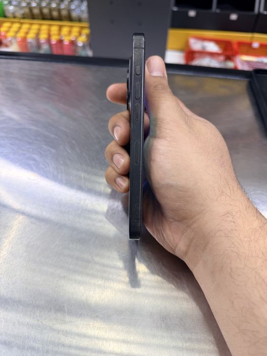 Iphone 15 pro qora rang 128g