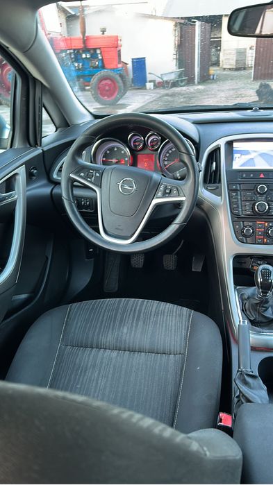 Opel astra j 2012