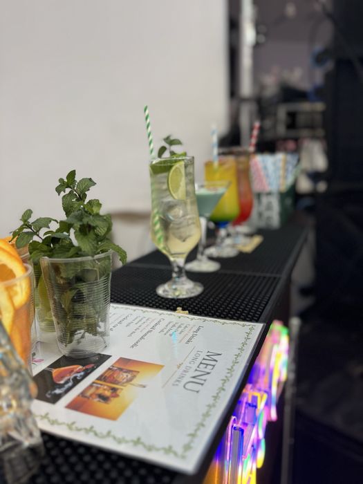 “Let’s Party” cocktail bar