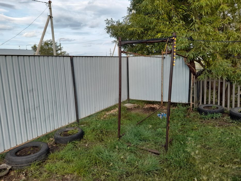 Частный дом с магазином