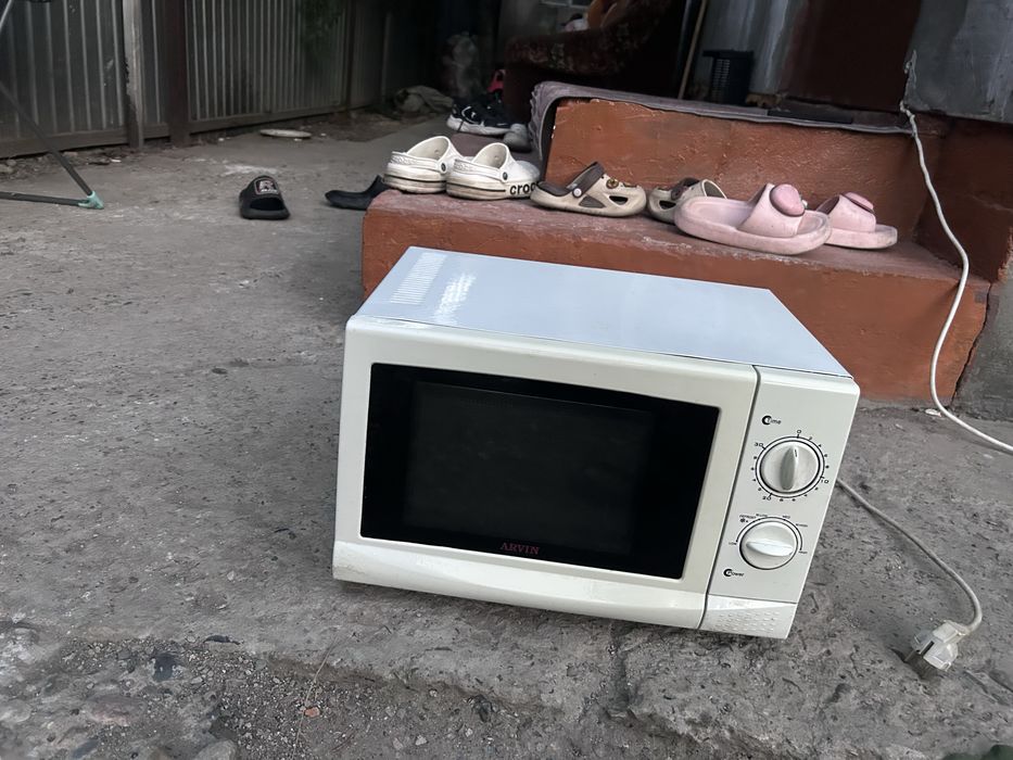 Микроволновка продам