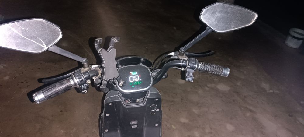 Yurib turibdi hamma joyi ishlaydi