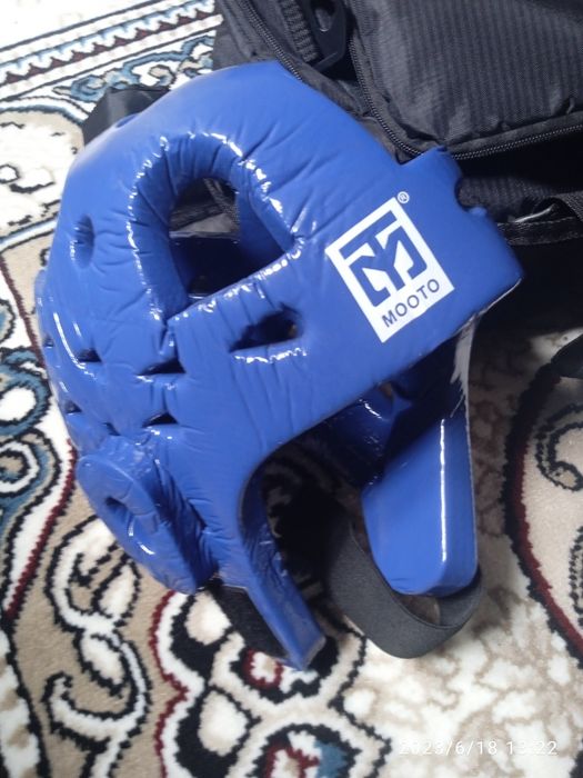 Срочно дёшево Продам комплект для тхеквондо