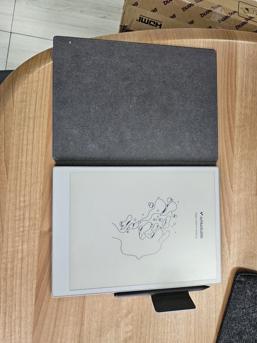 ReMarkable Paper Pro 11.8 + чехол + стилус