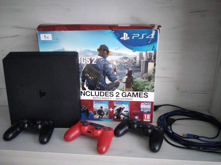 PleyStation 4 + 3 джойстика-400лв.