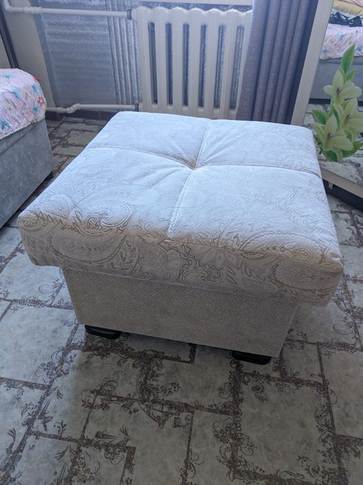 Продам кресло с пуфиком