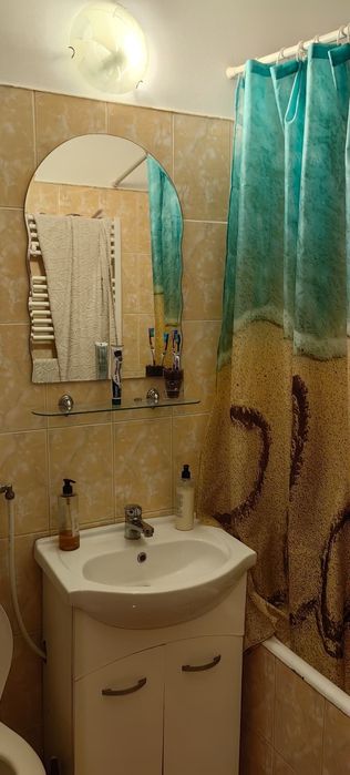 Închiriez garsonieră zonă centrală (lângă magazinul Dunărea / Winmark)