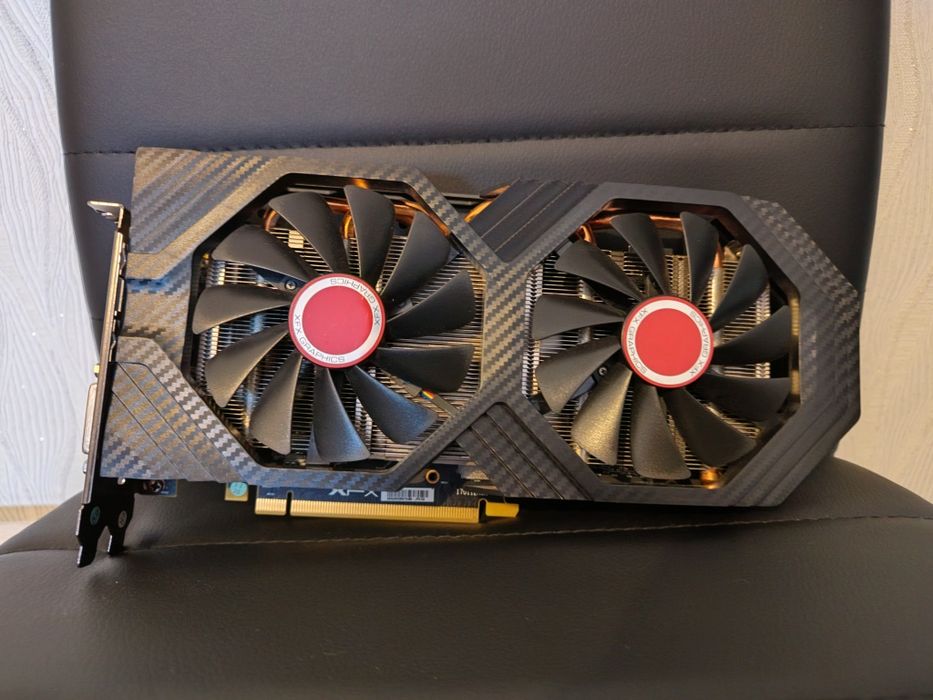 Placa video XFX RX580 8 GB pentru piese sau reparatie