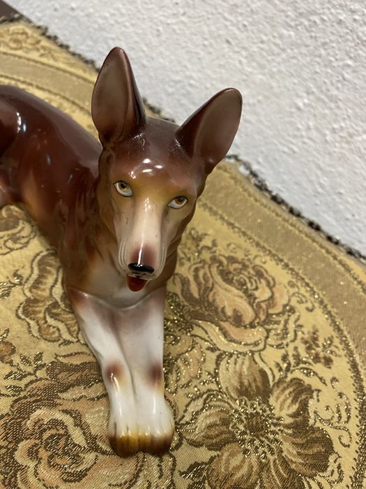 Немско порцеланово куче с маркировка