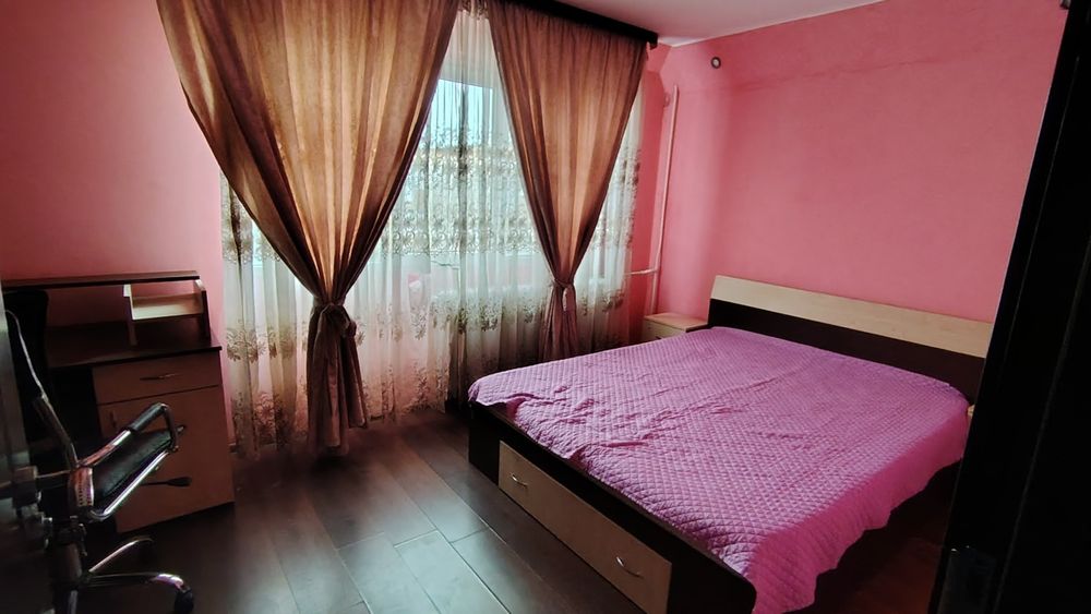Închiriez apartament!