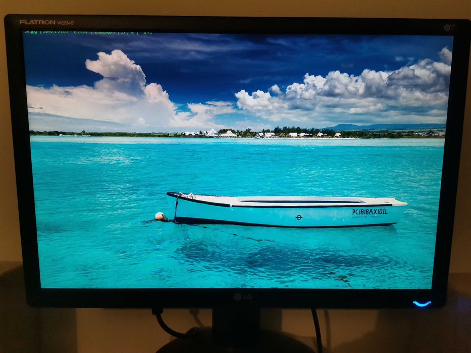 Продавам монитор LG Flatron W2234S.