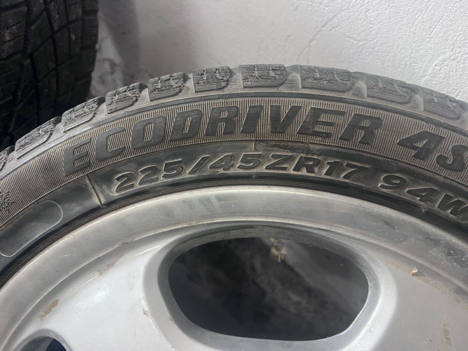Продам диски с шинами Мекаб R17