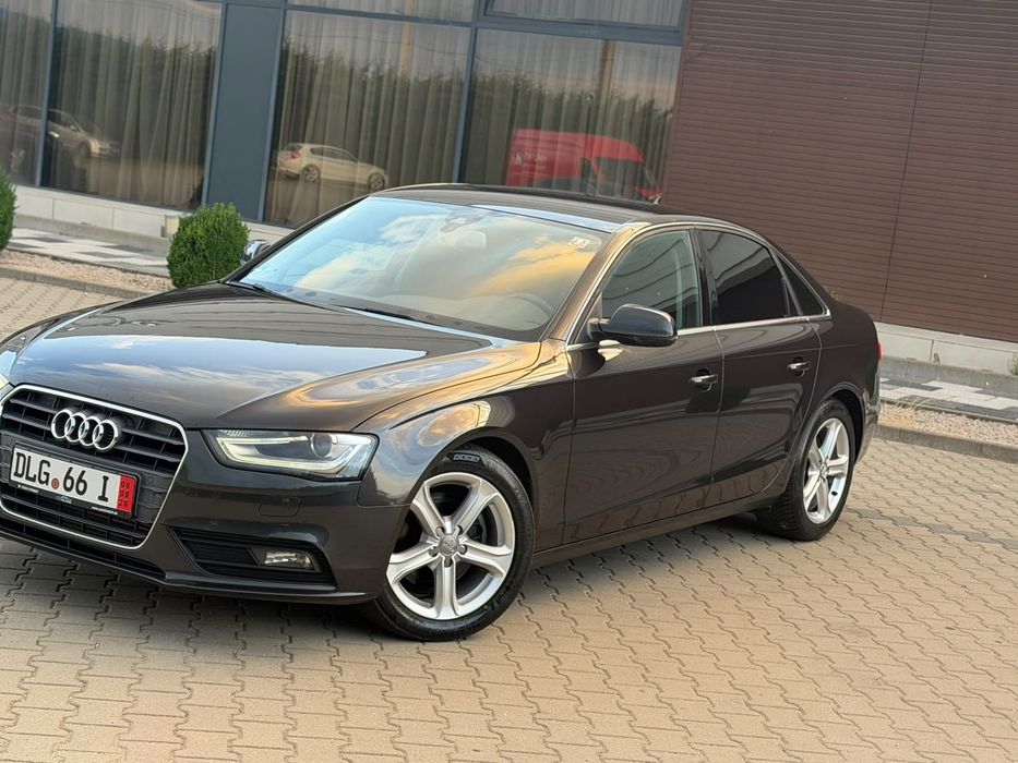 Audi A4 2015 top
