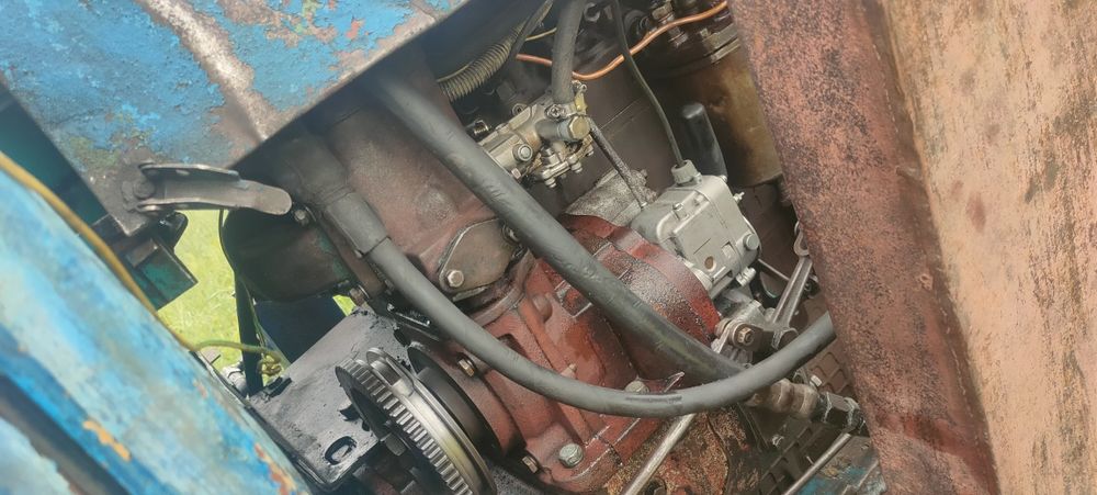 Продам трактор в комплекте сельхоз агригаты