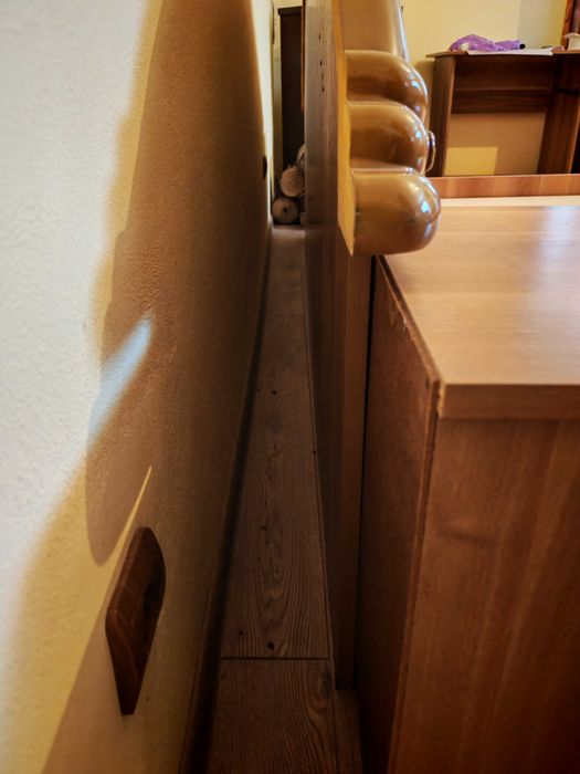 Set complet mobilier dormitor – Șifonier, pat matrimonial și comodă cu oglindă (NEGOCIABIL)