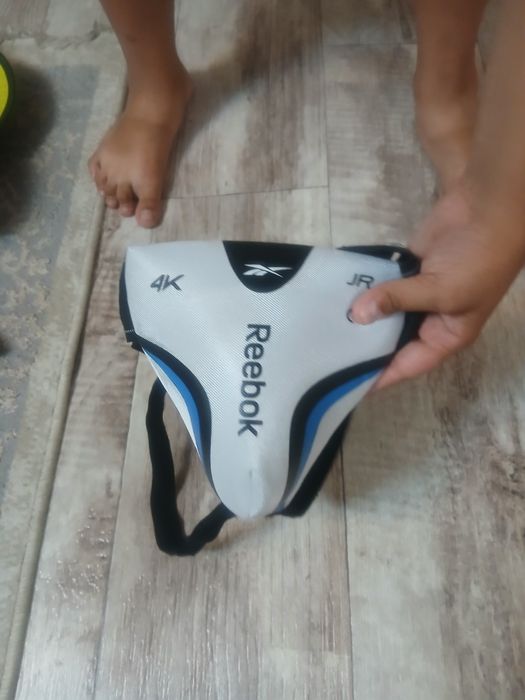 Продам всю хокейную форму