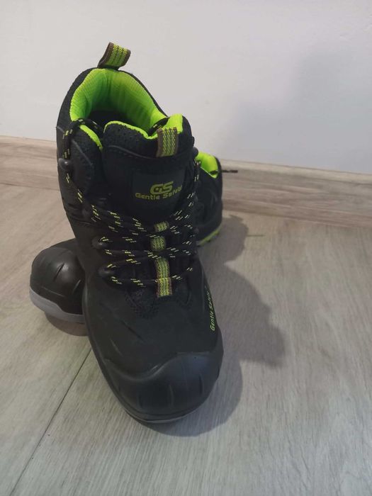 Incaltari, pantofi, bocanci protectie S3S bombeu compozit